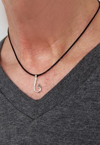 BLACK HOOK CORD NECKLACE