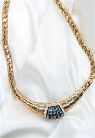 VINTAGE GOLD CHAIN PENDANT NECKLACE