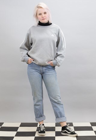 VINTAGE GREY ADIDAS SWEATSHIRT