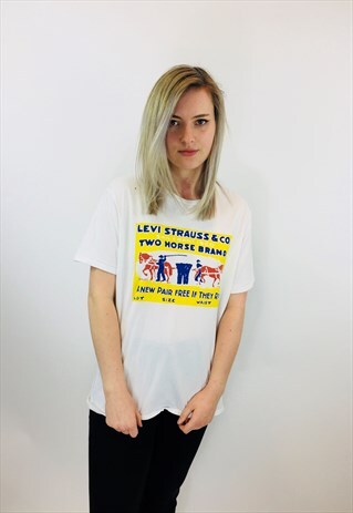 VINTAGE LEVIS WHITE T SHIRT