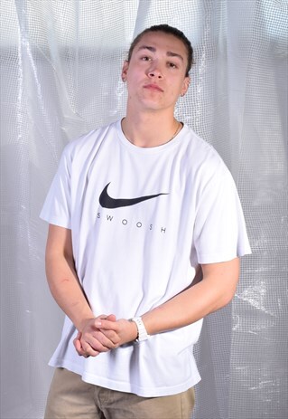 VINTAGE NIKE WHITE TEE