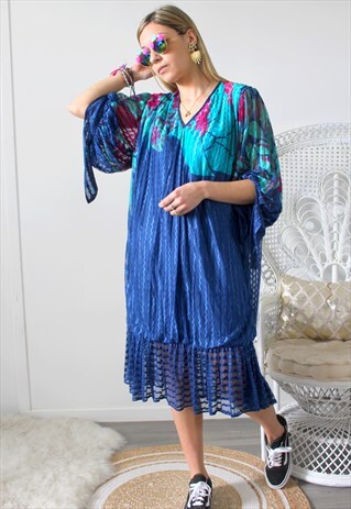 VINTAGE DRESS