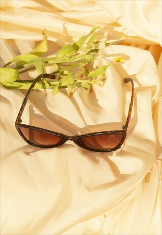 TORTOISE SHELL TRIANGLE CUT SUNGLASSES