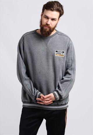 VINTAGE ADIDAS SWEATSHIRT