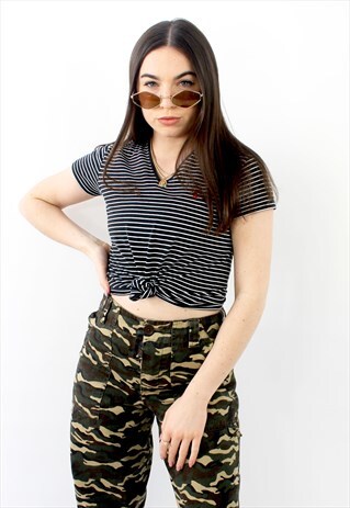 90'S RETRO BLACK & WHITE STRIPED T-SHIRT