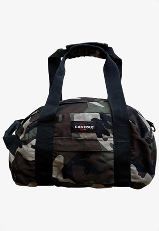 VINTAGE Y2K EASTPAK CAMOUFLAGE DUFFLE BAG