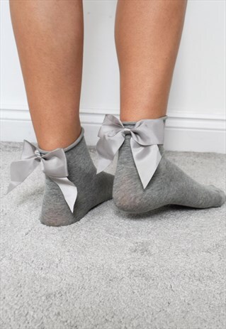 GREY SOCKS WITH BOW