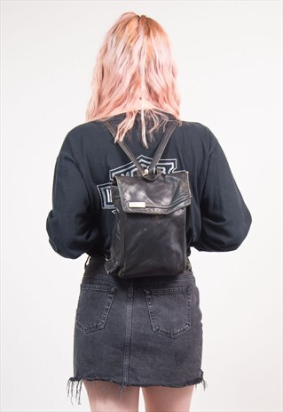 VINTAGE 90'S BLACK LEATHER FLAP MINI BACKPACK RUCKSACK