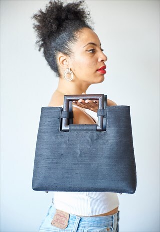 VINTAGE 80S 90S STRAW AND WOOD SHOPPER HANDBAG