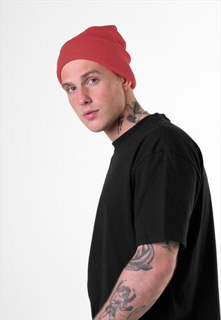 ESSENTIAL CUFFED BEANIE HAT - CLASSIC RED