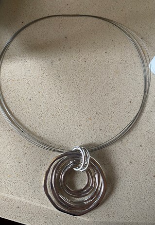 LARGE OVAL PENDANT MAGNETIC CHOKER NECKLACE 