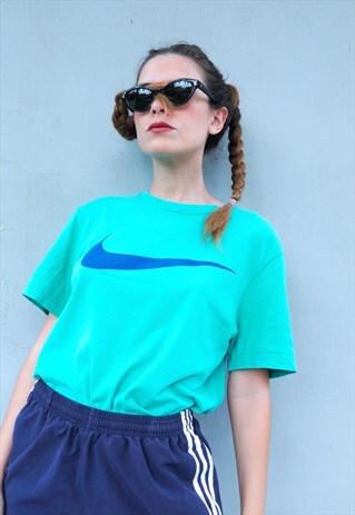 VINTAGE 90S NIKE T-SHIRT