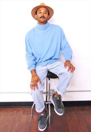 90S MINIMALIST SPORTWEAR WELL WORN BLUE MOCK TURTLE NECK TEE
