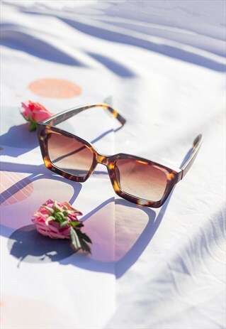 MATTE TORTOISE SHELL SMALL BEVELLED SQUARE FRAME SUNGLASSES