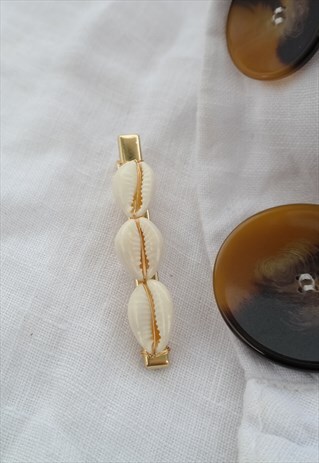 WHITE SHELL HAIR CLIP