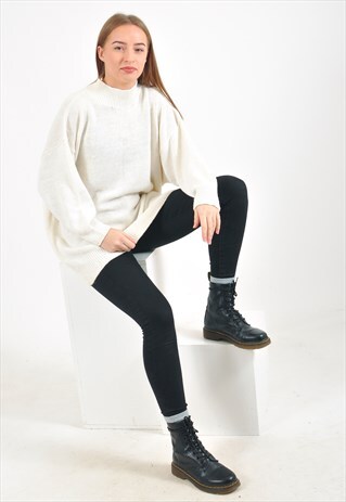 VINTAGE FUNNEL NECK KNITWEAR IN WHITE