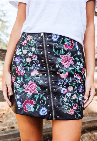 FLORAL EMBROIDERY PU SKIRT