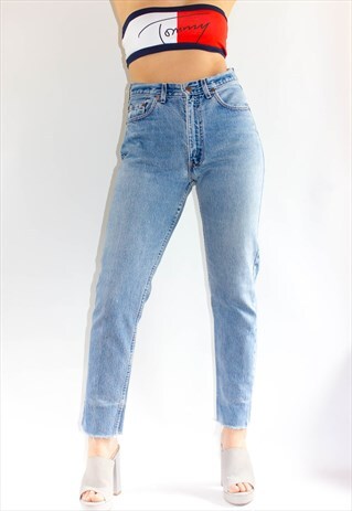 VINTAGE PREMIUM HIGH WAISTED STONEWASH LEVI JEANS