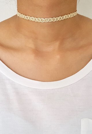 METALLIC LACE OVAL PATTERNED CHOKER - GOLD