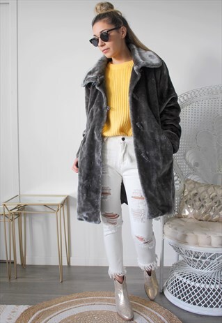 VINTAGE FAUX FUR COAT