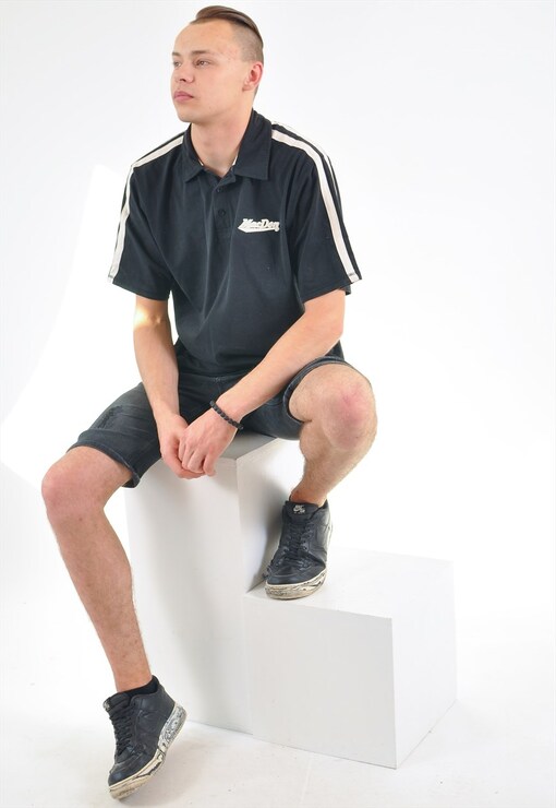 garment image