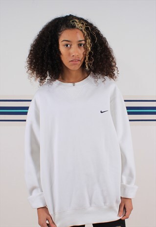 WHITE NIKE SWEATSHIRT