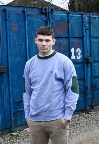 VINTAGE LILAC REVERSE WEAVE CHAMPION SWEATSHIRT