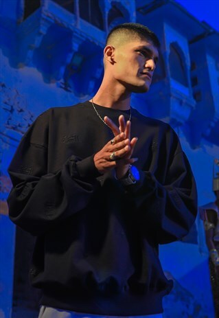 BLACK OVERSIZED SWEATSHIRT - THE ILLUSION HOUSE OF BRAHMA