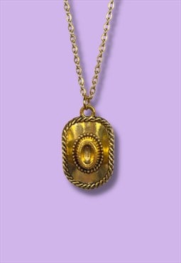 Necklace with cowboy hat gold