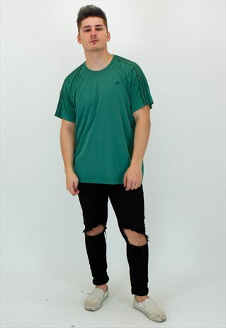 VINTAGE ADIDAS T-SHIRT