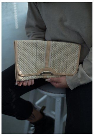 VINTAGE 80'S STRAW CLUTCH