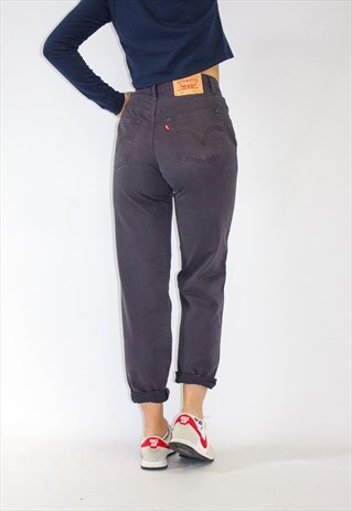 VINTAGE LEVI'S NAVY CHINOS
