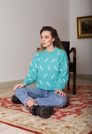 HANDMADE, WARM AND BRIGHT KNIT JUMPER