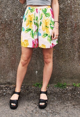 VINTAGE 90S FLORAL CULOTTE SHORTS