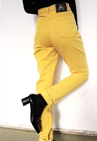 HIGHWAISTED YELLOW JEANS