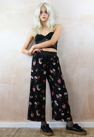 WHITE FLOWER CROP PANTS