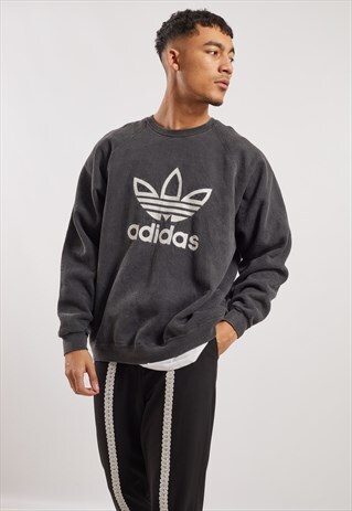 VINTAGE ADIDAS SWEATSHIRT