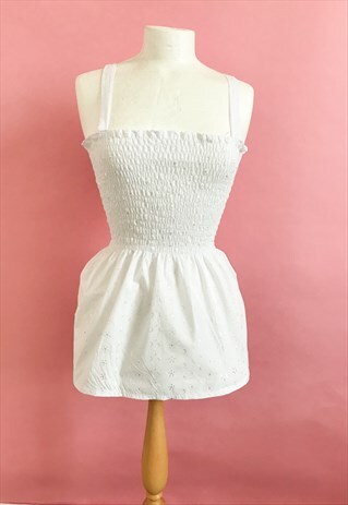 WHITE SHIRRED TOP