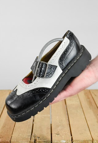 T.U.K. SHOES WOMENS ANARCHIC BROGUE MARY JANE