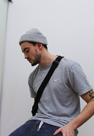 VINTAGE NIKE LOGO T-SHIRT