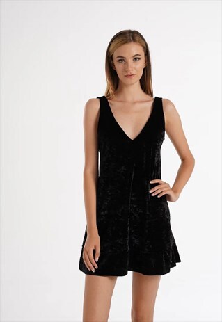 BLACK VELVET LOW-CUT BACK NIGHT DRESS
