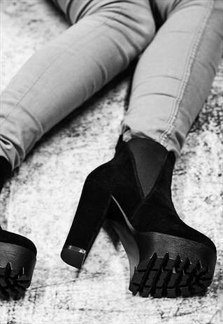 JOLT CLEATED SOLE PLATFORM CHELSEA ANKLE BOOTS - BLACK SUEDE