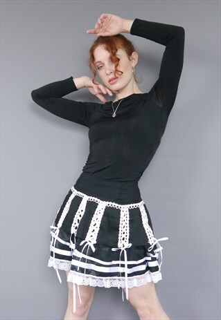 VINTAGE 90S MILKMAID BLACK WHITE LACE UP SKIRT