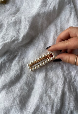 SQUARE FAUX PEARL HAIR CLIP