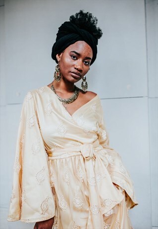 GOLD LACE MAXI DRESS WITH WIDE SLEEVES