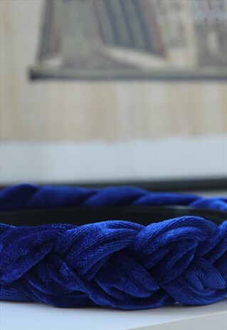 BLUE VELVET HEADBAND.
