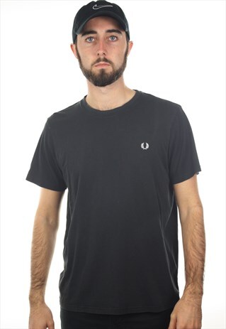 VINTAGE FRED PERRY SMALL LOGO T SHIRT TEE