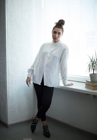VINTAGE 90'S WHITE LONG SLEEVED SHIRT