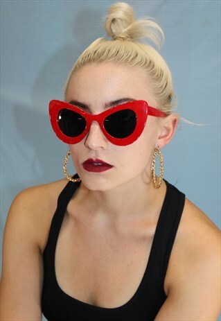 RED OVERSIZE EXAGGERATED CAT EYE SUNGLASSES