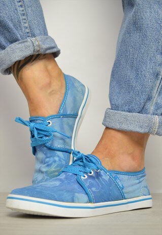 VINTAGE 90S VANS BLUE TIE DYE SKATE SHOES RETRO PREPPY